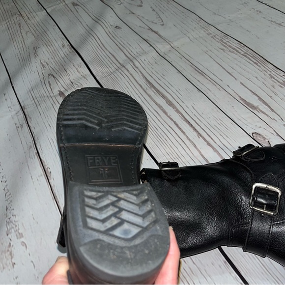 Frye Veronica Back Zip Black Leather Short Moto Boots size 6 - Picture 3 of 12
